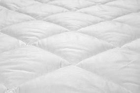 Pilota matlasata Alcam, 200x220 cm, microfibra alba, umplutura fibra siliconica, 400g/mp, nivel de caldura mare