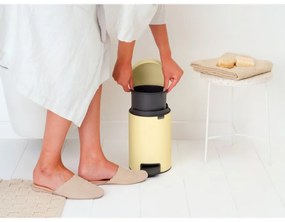 Cos de gunoi cu pedala Brabantia NewIcon 1008836, 3 L, Inchidere lina, Baza antiderapanta, Galben