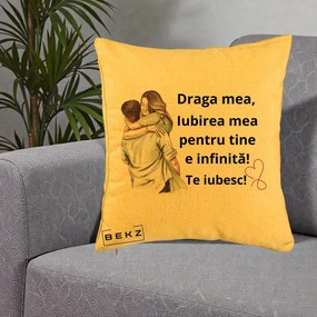 Cadou pentru Iubita - Perna Personalizata Draga Mea Iubirea Mea Infinita Te Iubesc cu Cuplu Acuarela, 40x40 cm, Galben, Husa Detasabila, Perna Inclusa, BEKZ®