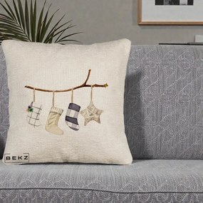 Perna Decorativa Ciorapi de Craciun pe Ramura, 40x40 cm, Bej Canapea, Husa Detasabila, Perna Inclusa, BEKZ®
