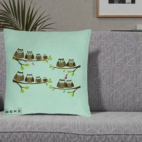 Perna Decorativa Familie de Bufnite pe Ramuri, 40x40 cm, Verde Menta, Husa Detasabila, Perna Inclusa, BEKZ®