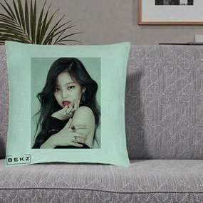 Perna Personalizata K-pop BLACKPINK Jennie Editorial Negru cu Inele, 40x40 cm, Verde Menta, Husa Detasabila, Perna Inclusa, BEKZ®