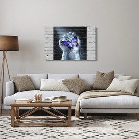 Tablou - Fluture violet pe perete (90x60 cm)