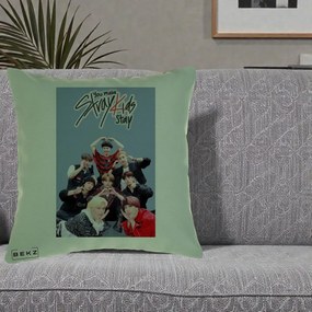 Perna Personalizata K-pop Stray Kids You Make Stray Kids Stay cu Foto Grup, 40x40 cm, Verde, Husa Detasabila, Perna Inclusa, BEKZ®