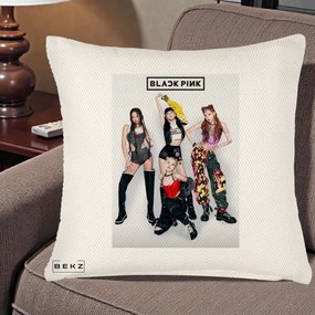 Perna Personalizata K-pop BLACKPINK Fotografie Grup Tinute Edgy, 40x40 cm, Crem Reliefat, Husa Detasabila, Perna Inclusa, BEKZ®