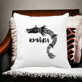 Perna Personalizata Patrata Lup Dacic Romania, 40x40 cm, Alba Mata, Husa Detasabila, Perna Inclusa, BEKZ®