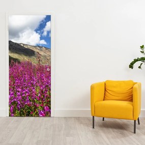 Fototapet pentru ușă - Peisaj de luncă de munte (95x205cm)