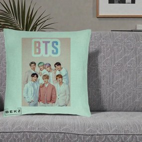 Perna Personalizata K-pop BTS Foto Grup cu BTS si Fond Roz Pastel, 40x40 cm, Verde Menta, Husa Detasabila, Perna Inclusa, BEKZ®