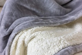 Pătură din microflanel cu imitație de mielușel