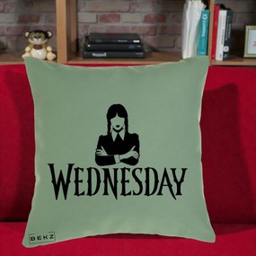 Perna Personalizata Wednesday Addams cu Brate Incrucisate, 40x40 cm, Verde, Husa Detasabila, Perna Inclusa, BEKZ®