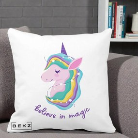 Perna Decorativa Unicorn Believe in Magic, 40x40 cm, Alba Mata, Husa Detasabila, Perna Inclusa, BEKZ®