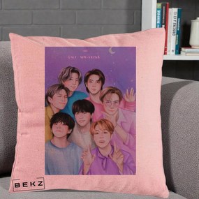 Perna Personalizata K-pop BTS Our Universe Fanart Violet Pastel, 40x40 cm, Roz, Husa Detasabila, Perna Inclusa, BEKZ®