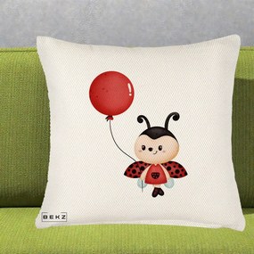 Perna Decorativa Buburuza cu Balon Rosu, 40x40 cm, Crem Reliefat, Husa Detasabila, Perna Inclusa, BEKZ®