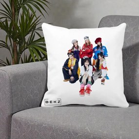 Perna Personalizata Grup K-pop Fete Streetwear Foto, 40x40 cm, Alba Mata, Husa Detasabila, Perna Inclusa, BEKZ®