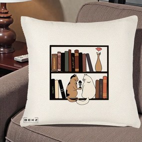 Perna Personalizata Pisici si Carti pe Raft, 40x40 cm, Crem Reliefat, Husa Detasabila, Perna Inclusa, BEKZ®