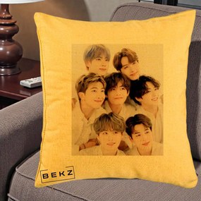 Perna Personalizata K-pop BTS Foto Grup Fete Albe, 40x40 cm, Galben, Husa Detasabila, Perna Inclusa, BEKZ®