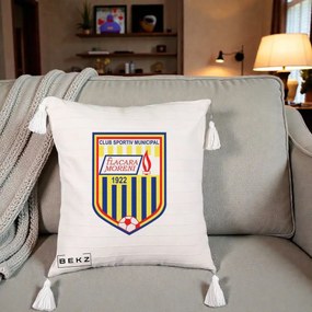 Perna Personalizata CSM Flacara Moreni 1922 Fotbal, 40x40 cm, Bej cu Franjuri, Husa Detasabila, Perna Inclusa, BEKZ®