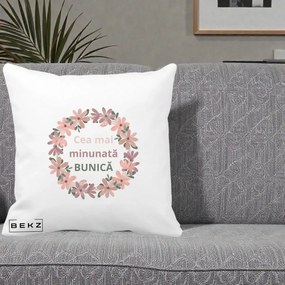 Cadou pentru Bunica - Perna Personalizata Cea Mai Minunata Bunica Coronita Flori Roz, 40x40 cm, Alba Mata, Husa Detasabila, Perna Inclusa, BEKZ®