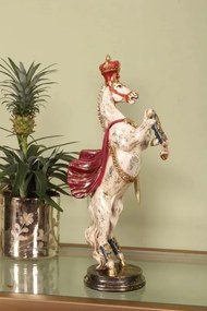 Statuetă decorativă din polirășină, crem și roșu, cal cabrat cu coroană și mantie roșie, finisaj antichizat, 40 x 22 x 11 cm, „Majesté”
