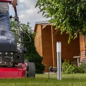 Lampă de exterior cu senzor + 2 prize 1xE27/60W/230V IP44 60cm crom mat