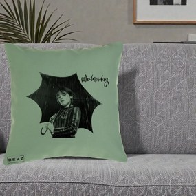 Perna Personalizata Wednesday Addams cu Umbrela Foto, 40x40 cm, Verde, Husa Detasabila, Perna Inclusa, BEKZ®