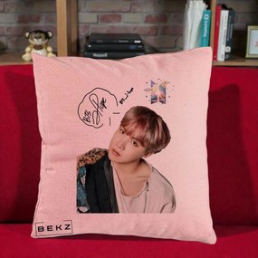 Perna Personalizata K-pop BTS J-Hope Par Roz Autograf, 40x40 cm, Roz, Husa Detasabila, Perna Inclusa, BEKZ®