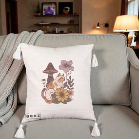 Perna Decorativa Pisica Vintage Florala Boho, 40x40 cm, Bej cu Franjuri, Husa Detasabila, Perna Inclusa, BEKZ®
