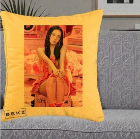 Perna Personalizata K-pop BLACKPINK Jisoo Pink Room, 40x40 cm, Galben, Husa Detasabila, Perna Inclusa, BEKZ®