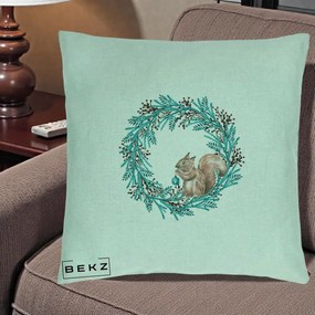 Perna Decorativa Coroana Turcoaz cu Veverita, 40x40 cm, Verde Menta, Husa Detasabila, Perna Inclusa, BEKZ®