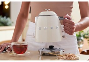 Ceainic electric crem din oțel inoxidabil 800 ml Retro Style – SMEG