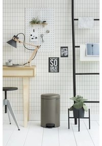 Cos de gunoi cu pedala Brabantia NewIcon 649027, 12 L, Inchidere lina, bază antiderapantă, gri