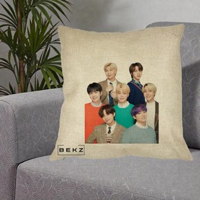 Perna Personalizata K-pop BTS Fotografie Grup Tinute Elegante, 40x40 cm, Crem, Husa Detasabila, Perna Inclusa, BEKZ®
