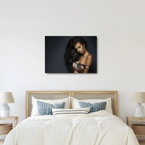 Tablou pe sticlă - Portretul unei femei seducătoare (70x50 cm)
