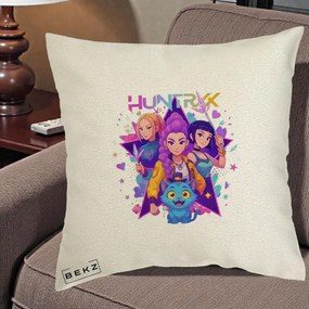 Perna Personalizata K-pop HUNTRX Trio cu Pisica Stele, 40x40 cm, Ecru, Husa Detasabila, Perna Inclusa, BEKZ®