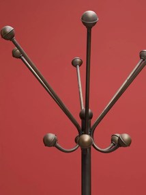 Cuier din metal, Picadilly