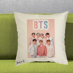 Perna Personalizata K-pop BTS Foto Grup cu BTS si Fond Roz Pastel, 40x40 cm, Ecru, Husa Detasabila, Perna Inclusa, BEKZ®