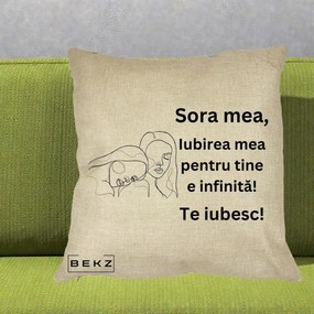 Cadou pentru Sora - Perna Personalizata Sora Mea Te Iubesc Line Art Portrete Fata in Fata, 40x40 cm, Crem, Husa Detasabila, Perna Inclusa, BEKZ®