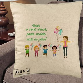 Cadou pentru Educatoare - Perna Personalizata Doar o Inima Uriasa poate Modela Minti de Pitici cu Educatoare si Baloane, 40x40 cm, Bej, Husa Detasabila, Perna Inclusa, BEKZ®