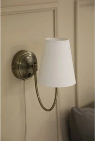 Aplică de perete albă-alămie cu alimentare la priză Amar – Markslöjd