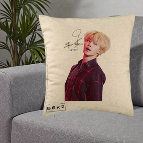 Perna Personalizata K-pop BTS Jimin Portret Artistic par Blond Autograf, 40x40 cm, Bej, Husa Detasabila, Perna Inclusa, BEKZ®