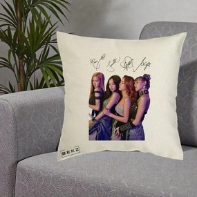 Perna Personalizata K-pop BLACKPINK Fotografie Grup Autografe Deasupra, 40x40 cm, Ecru, Husa Detasabila, Perna Inclusa, BEKZ®