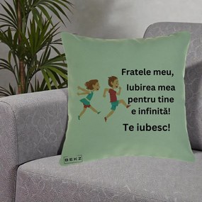 Cadou pentru Frate - Perna Personalizata Fratele Meu Te Iubesc Copii Alergand Colorat, 40x40 cm, Verde, Husa Detasabila, Perna Inclusa, BEKZ®