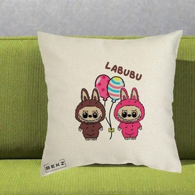 Perna Personalizata Labubu Cuplu cu Baloane, 40x40 cm, Ecru, Husa Detasabila, Perna Inclusa, BEKZ®