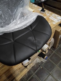 Reducere Scaun de birou negru AVOLA din piele ecologica II. calitate
