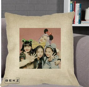 Perna Personalizata K-pop BLACKPINK Accesorii Haioase, 40x40 cm, Crem, Husa Detasabila, Perna Inclusa, BEKZ®
