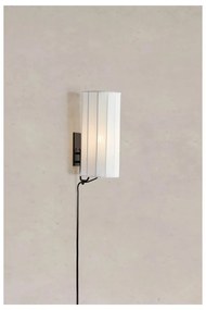 Aplică de perete alb-negru cu alimentare la priză Hikari – Markslöjd