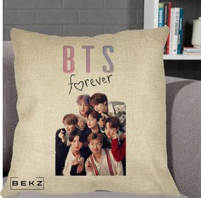 Perna Personalizata K-pop BTS Forever cu Foto Grup Negru, 40x40 cm, Crem, Husa Detasabila, Perna Inclusa, BEKZ®