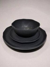 Set Farfurii NOVUM Vulcano 3 piese Negru Mat Carbon (1 Farfurie 26cm, 1 Farfurie 20cm, 1 Bol 480ml) Glazurat Manual