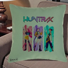 Perna Personalizata K-pop HUNTRX Trio cu Pisica in Benzi, 40x40 cm, Verde, Husa Detasabila, Perna Inclusa, BEKZ®