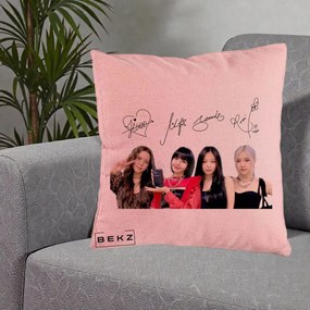Perna Personalizata K-pop BLACKPINK Semnaturi, 40x40 cm, Roz, Husa Detasabila, Perna Inclusa, BEKZ®